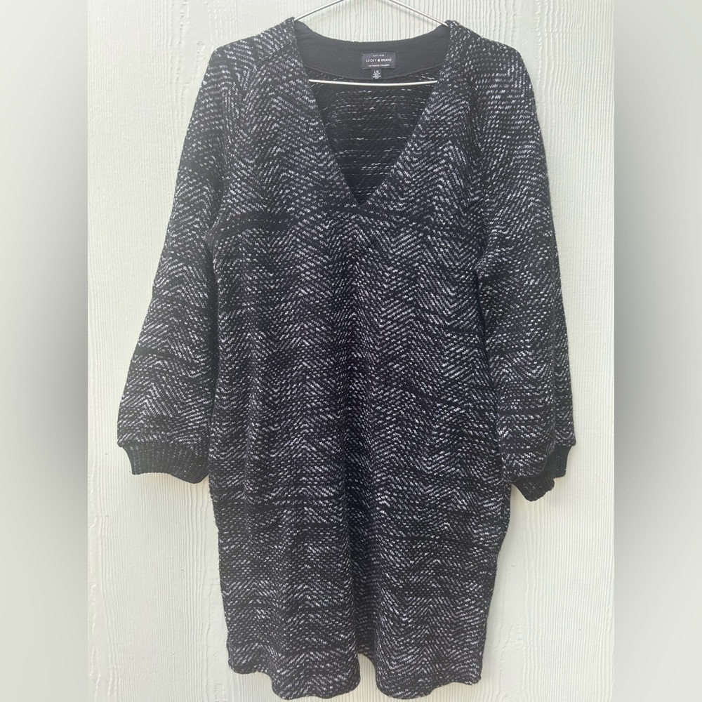 Lucky Brand Black and White V-Neck Sweater Dress size Large